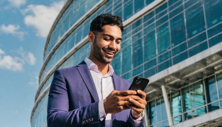From Lurker to Leader: Mastering Online Networking Communities